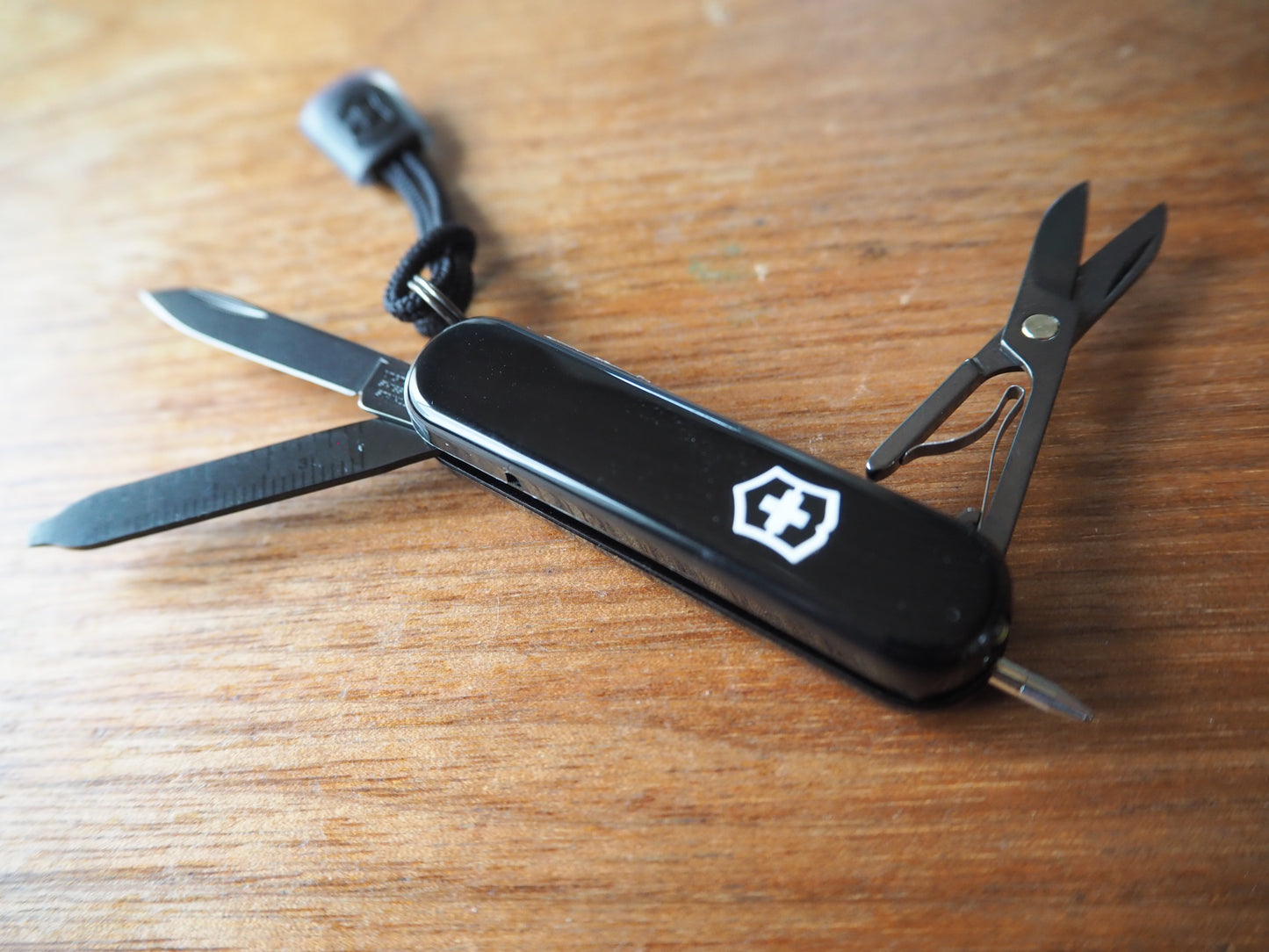 VICTORINOX シグネチャーライト オニキスブラック