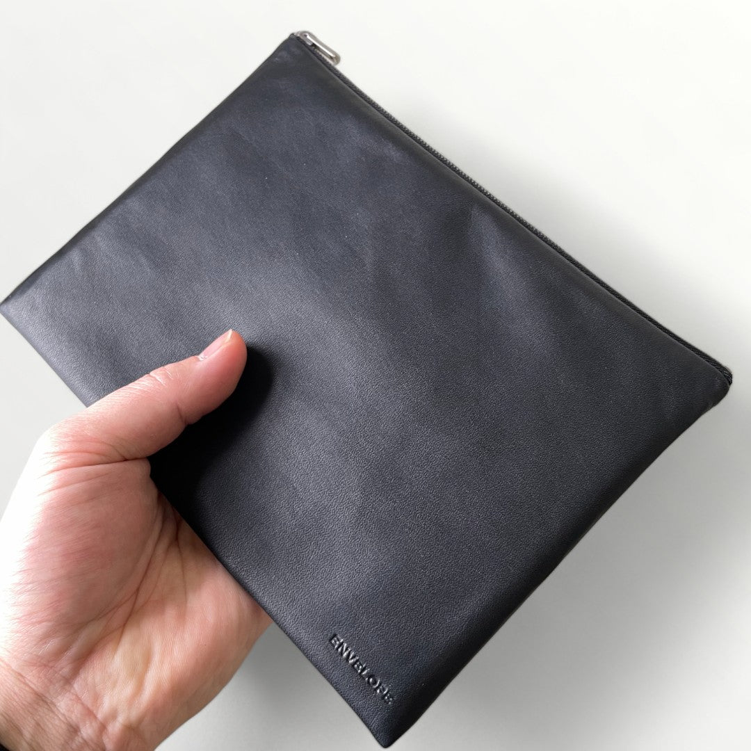 ENVELOPE CASE MEDIUM
