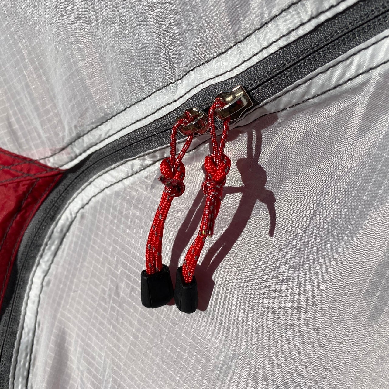 ジッパータブブラック 4個入 UUU-0096