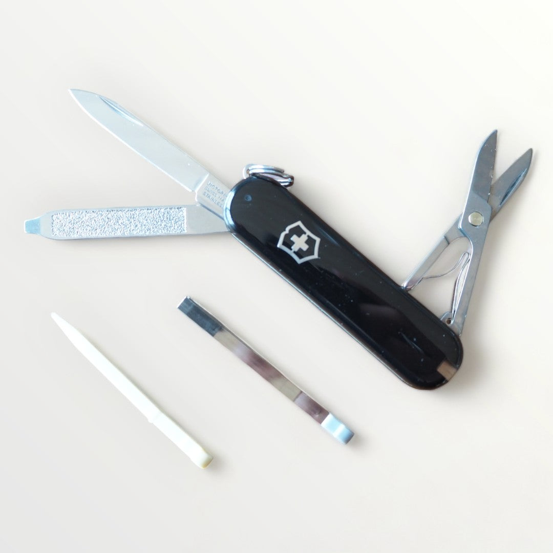 VICTORINOX クラシックSD DARK ILLUSION