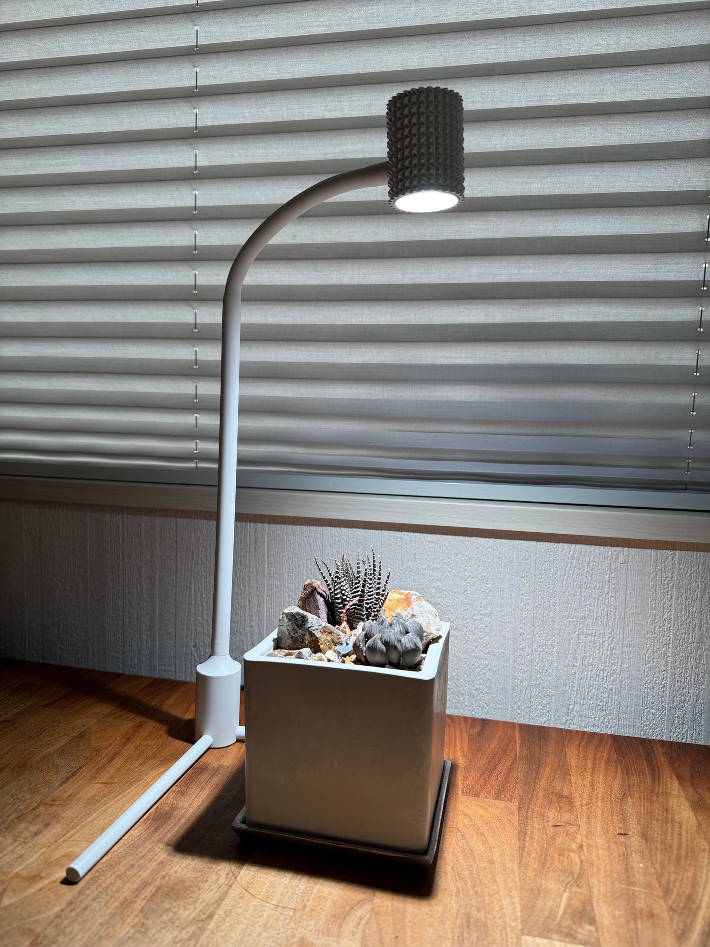 スタンドライト yew-7w-WH